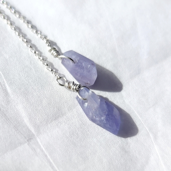 Natural tanzanite & sterling silver threader earrings - Picture 4 of 11